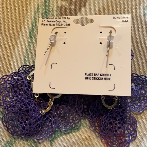 New without tags statement earrings - Picture 3 of 3